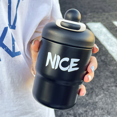 A agência de viagens deve ter 500 ml de cálice de isolamento de café portátil para a Páscoa.