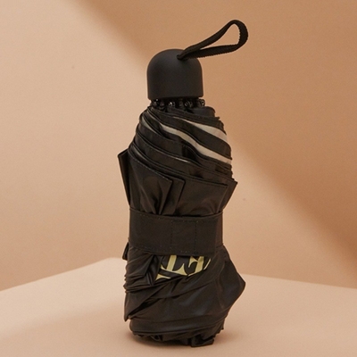 Melhore sua coleção de guarda-chuvas com este guarda-chuva de vento e chuva chinês personalizável