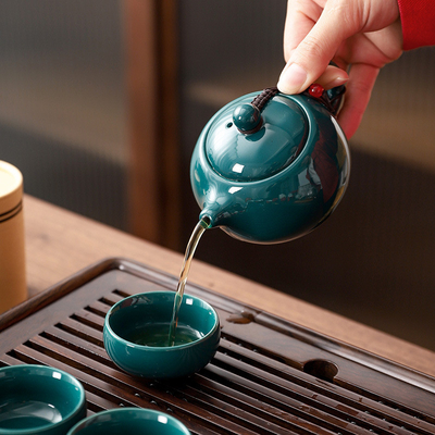 Elegante conjunto de chá chinês Celadon Shih Tzu Pot com 4 copos e incensador de sândalo