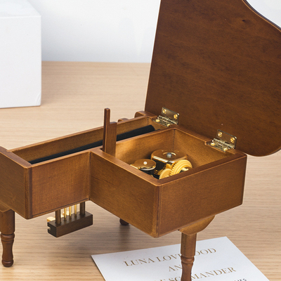 Caixinha de música de piano de madeira impressa com tela de seda Ideal para favores de casamento Presentes de festa nupcial