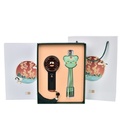 Impressão de tela de seda - Caixa de presente de negócios chique com ventoinha pequena e linha de dados do gato Zhaocai