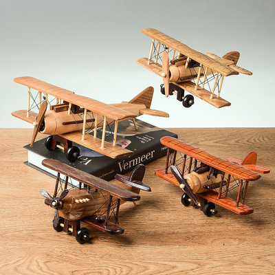 Impressão de tela de seda Modelo de avião de madeira vintage para decoração de desktop doméstico criativo
