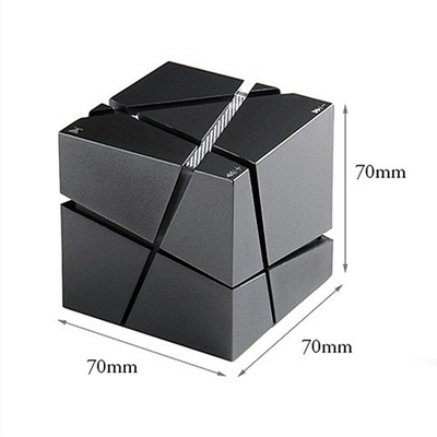Cubo de Rubik sem fio Discursor Design colorido para relações com ex-alunos e reuniões de classe