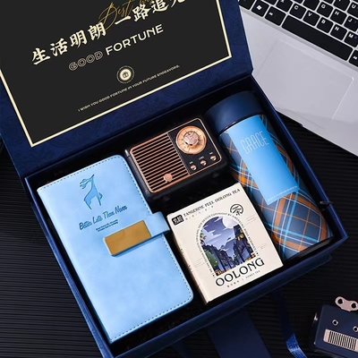 Conjunto de presentes de negócios do Dia das Mães para hotéis e resorts 1 Design de impressão gráfica a cores