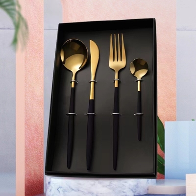 Alta Valor Estético Rust Steel Tableware Set de 4 Peças Color Printing Novidade Presentes