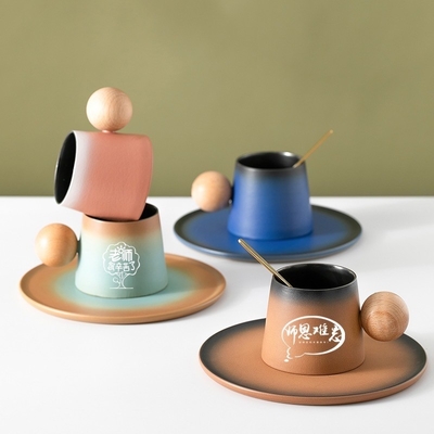Aumente o seu negócio com o presente logotipo da Cup Gift Company na celebração do aniversário