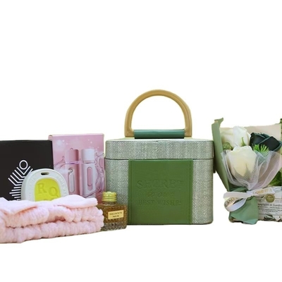 Conjunto de combinação manual de atividades de meninas com impressão a cores no Hotel e Resort
