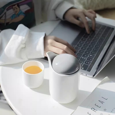 Estilo de apresentação Conjunto de presentes Naughty Pot Bubble G2 Tea Set Portable Quick Cup Incluído