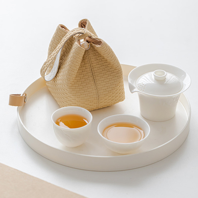 Conjunto de chá em relevo de folhas de banana de porcelana branca personalizável perfeito para o dia dos tolos de Abril.