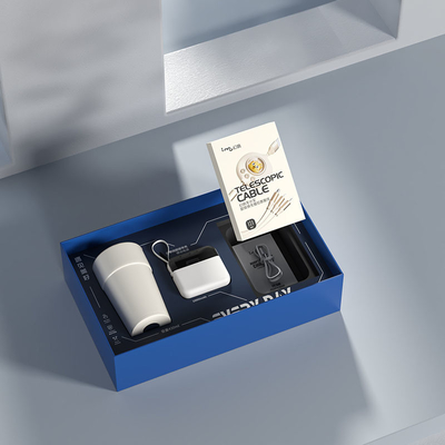 Copos de café portáteis Banco de energia de carregamento rápido Fantasma 10000mAh Um a três cabos de dados Perfeito para negócios