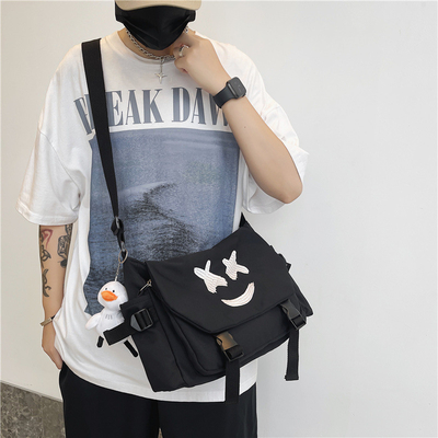 Logotipo do Cliente Estilo Florestal Instagram Smiley Face Bag Um must-have para saídas casuais