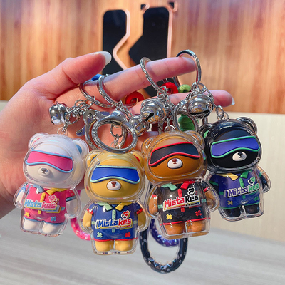 2 gráficos coloridos Impressão Cool Bear Keychain Keychain de boneca acrílica para produtos de escritório