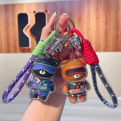 2 gráficos coloridos Impressão Cool Bear Keychain Keychain de boneca acrílica para produtos de escritório