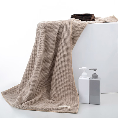 Liangpin Lexiang Aijia Combinação de Banho de Cabelo Vestido Facial Toalha Conjunto para Hotel e Resort