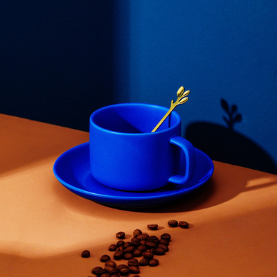Exquisito Klein Blue Ceramic Flower Coffee Cup e Plate Set para Impressão de Logotipo Personalizado