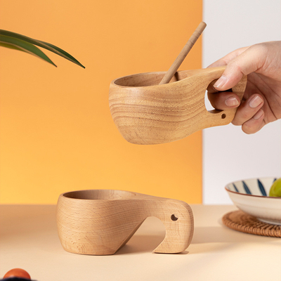 Atualize o seu equipamento de viagem com o Retro Finnish Whole Wood Integrated Creative Coffee Cup