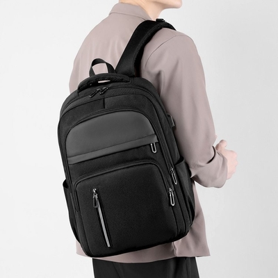 Organize de forma eficiente com esta mochila de armazenamento de transporte e transporte de capacidade