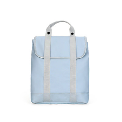 Agência de viagens deve ter mochila colorida com grande capacidade e design minimalista