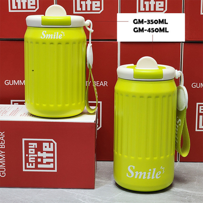 O presente de graduação da agência de viagens, um copo de café de aço inoxidável isolado para uma longa duração.
