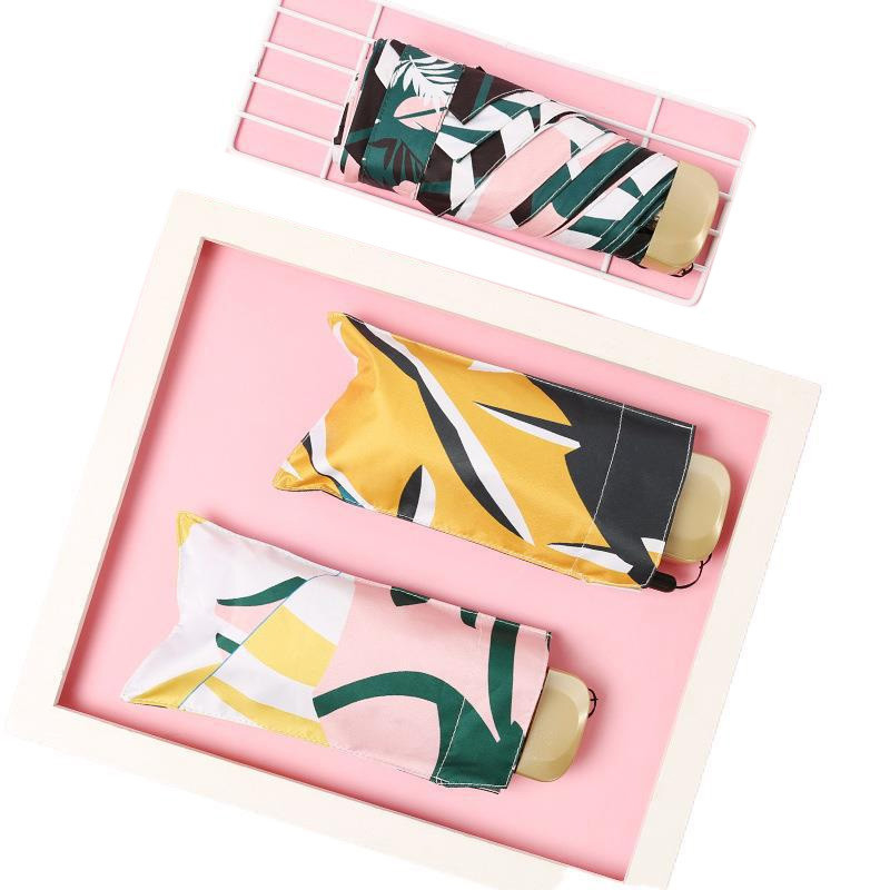 Cores personalizadas Vinyl pequeno fresco guarda-chuva de bolso de sol e chuva para presentes de exposição
