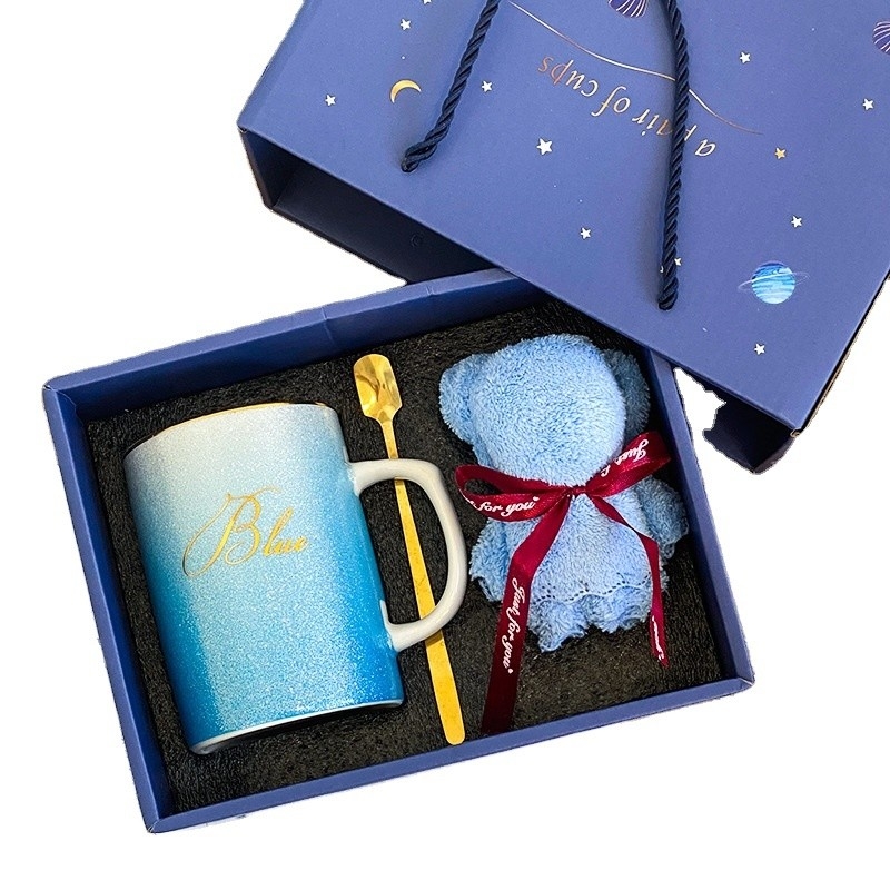 Faz o dia dela especial com este presente de caneca de cerâmica e toalha de urso no estilo criativo Ins
